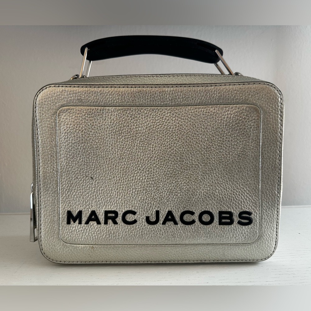 Marc Jacobs - Silver Metallic Leather Toiletry Box Bag with Black Logo